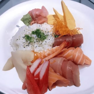 Chirashi Dinner - With Rice (Sushi)
