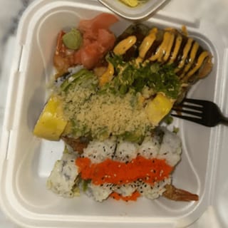 Signature/Classic Sushi Combo